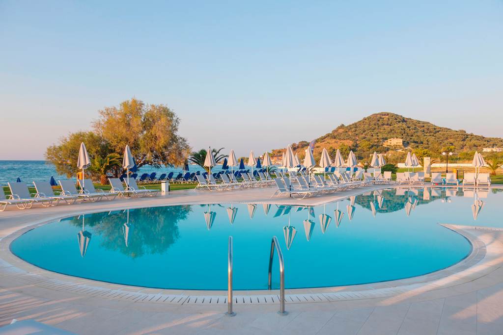 Alykanas Village