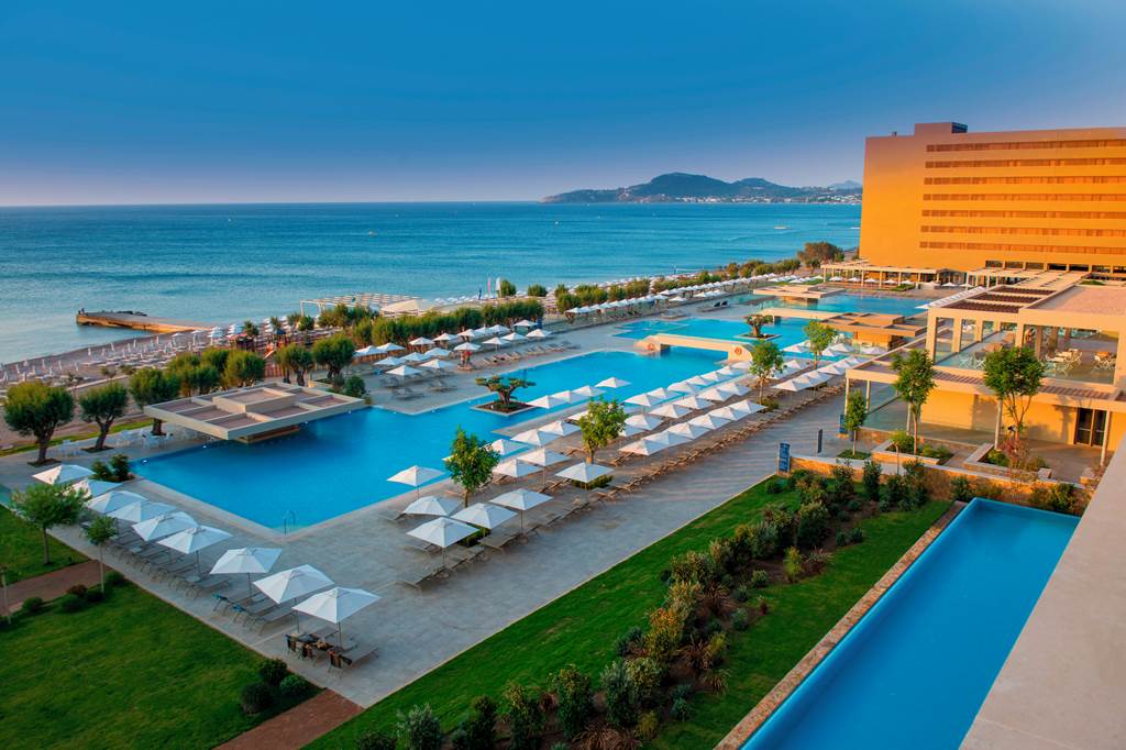 Amada Colossos Resort