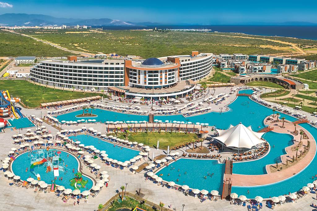 Aquasis Deluxe Resort & Spa