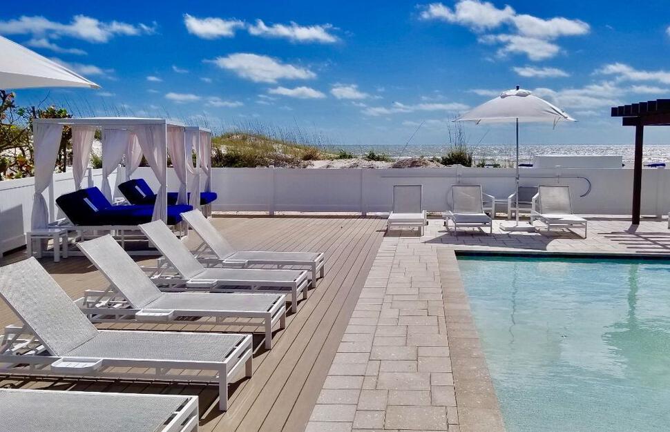 Barefoot Beach Club