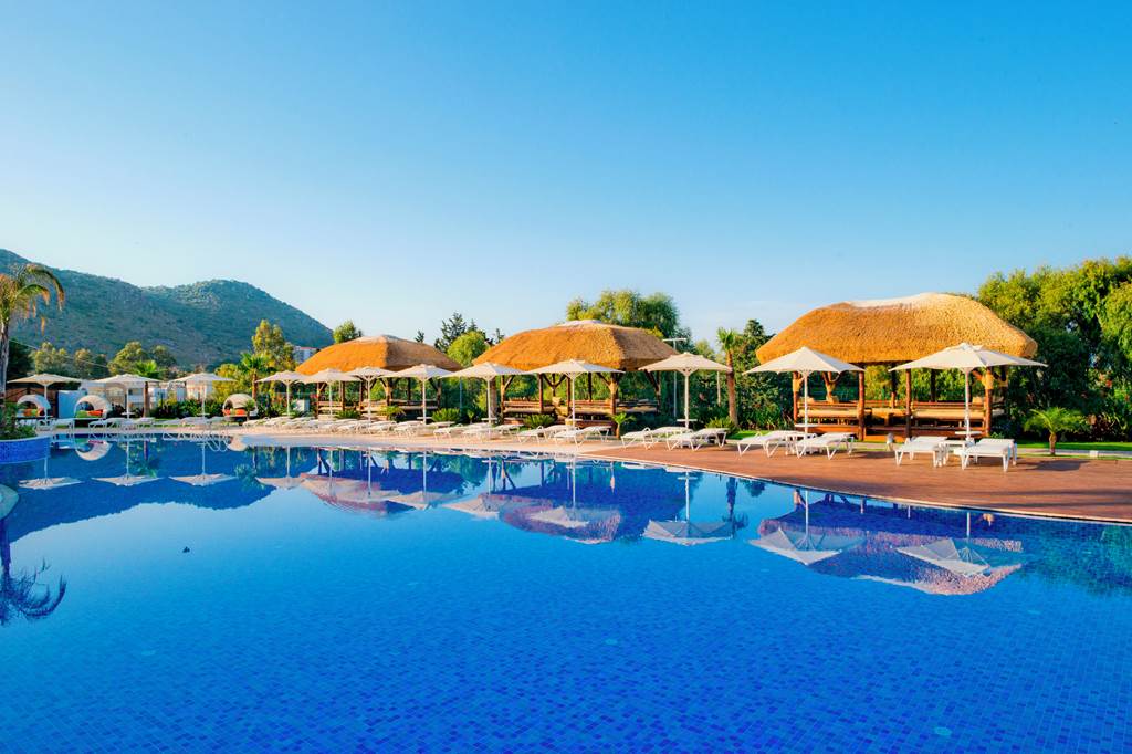 Bellazure Hotel