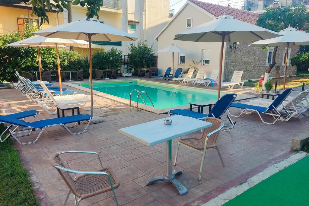 Central Hotel Parga