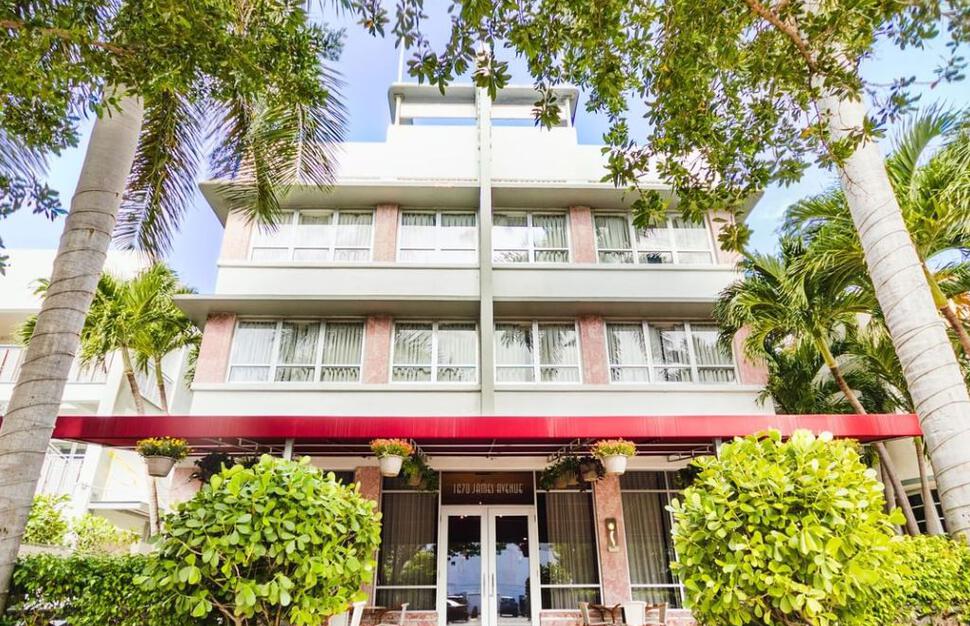 Crest Hotel