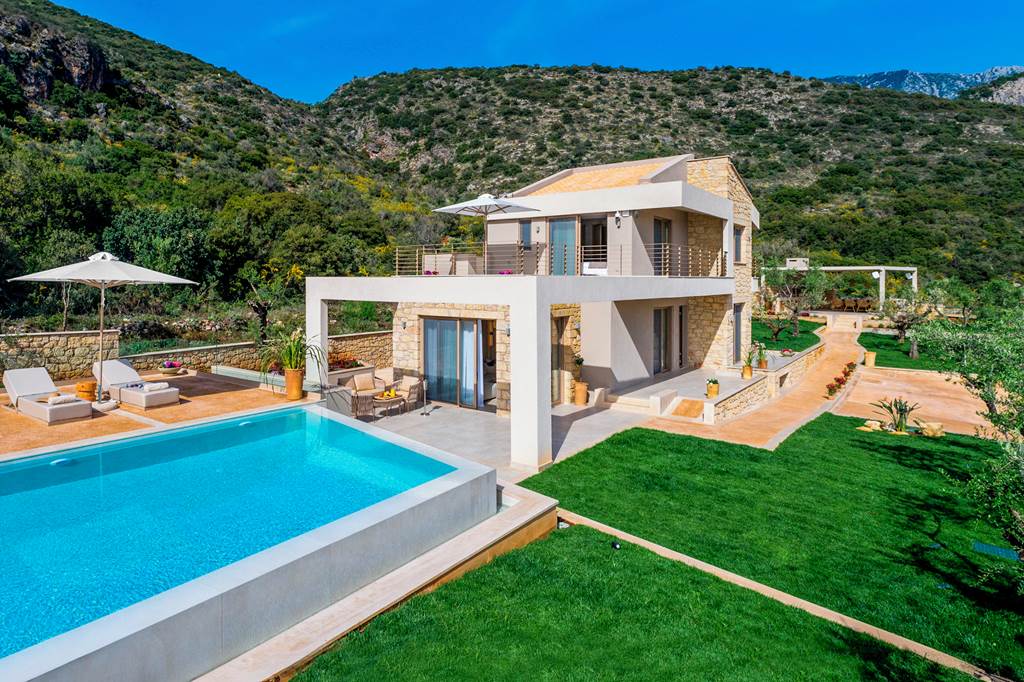 Foneas Bay Villa