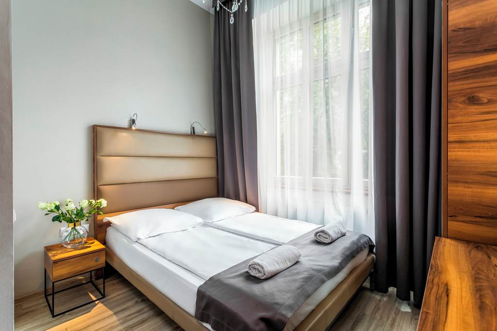 G12 Aparthotel