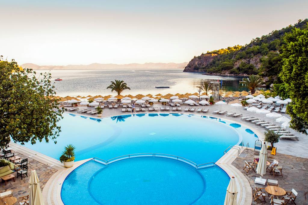 Hillside Beach Club