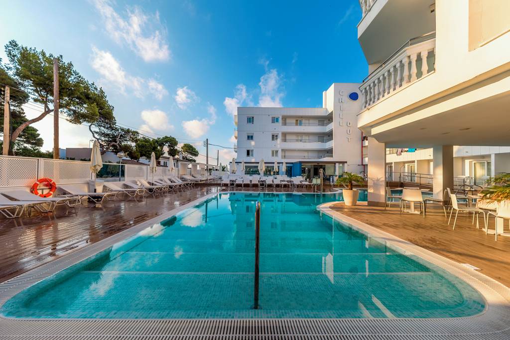 Hotel Triton Beach