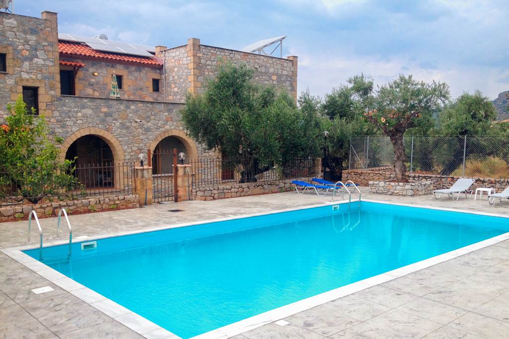 Io Villas