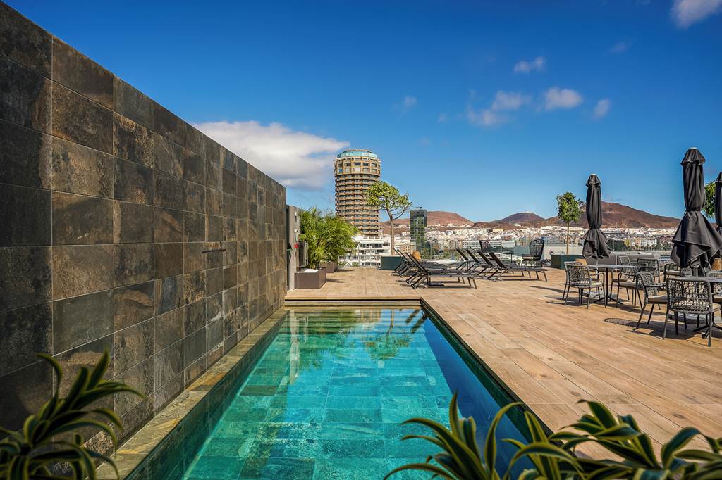 LIVVO Hotel Lumm