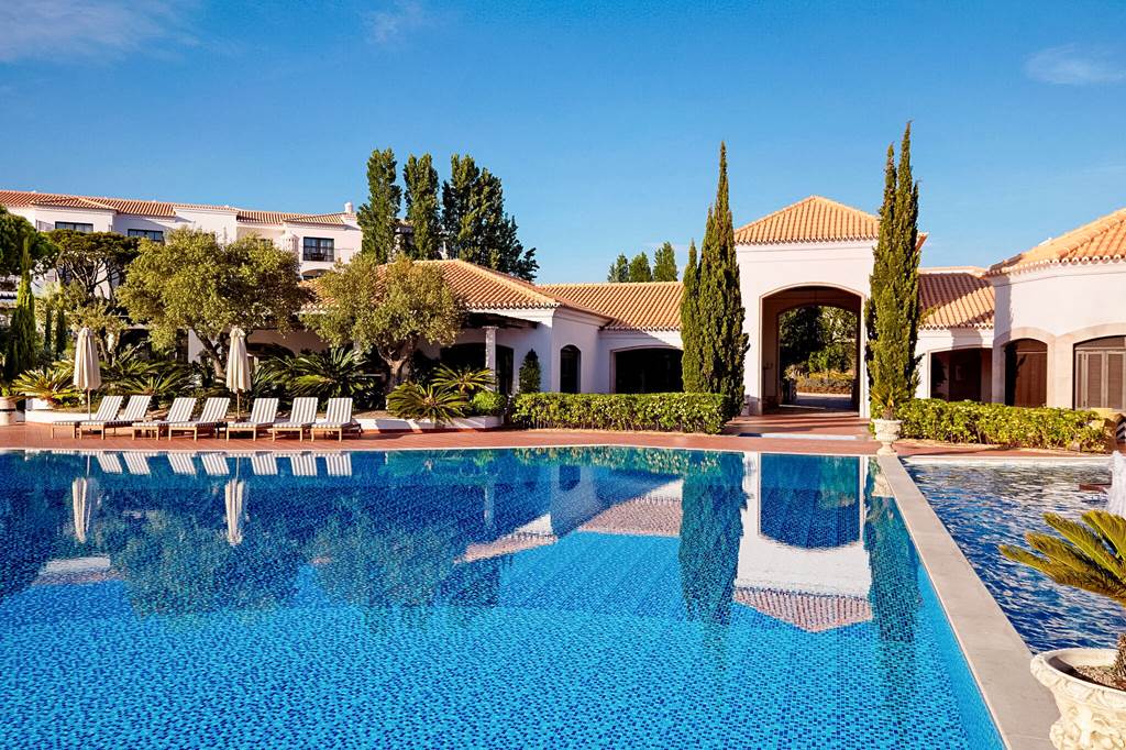 Pine Cliffs Village & Suites