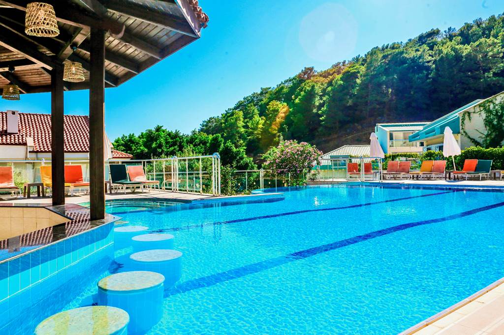 Sertil Deluxe Tropical Suites