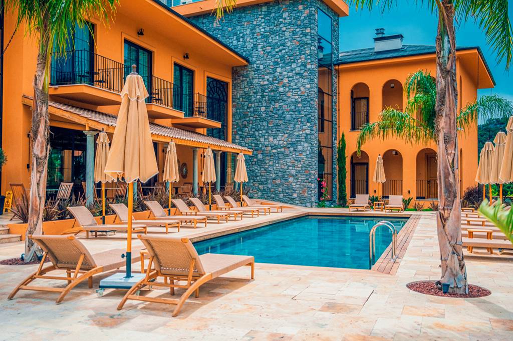 The Remote Hotel