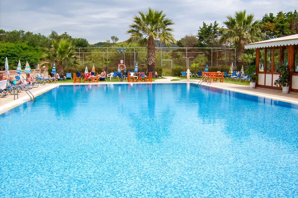 Thomas Bay Hotel