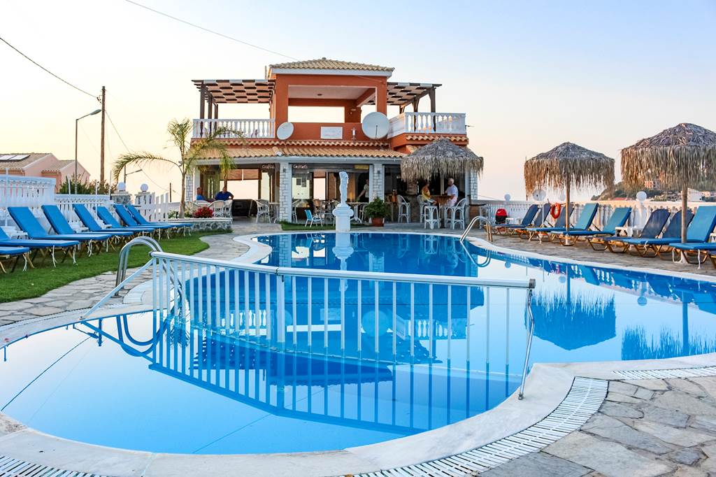 Tsaros Apartments