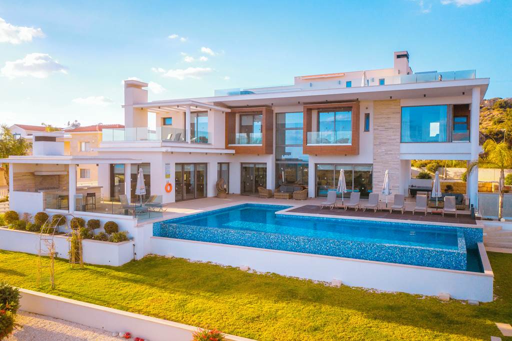 Villa Avyana