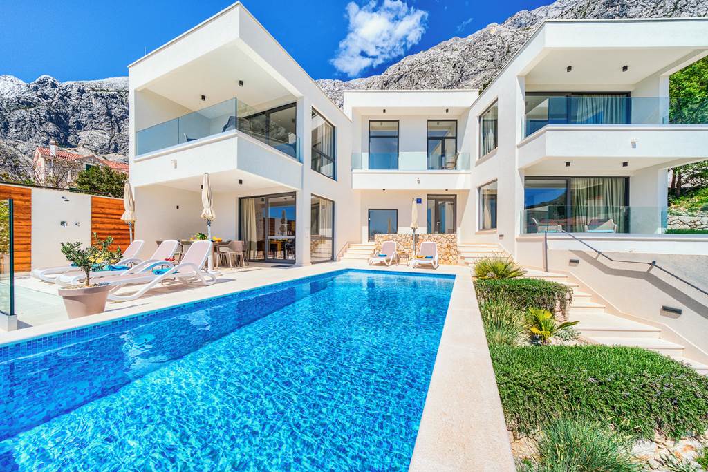 Villa Azure Horizon