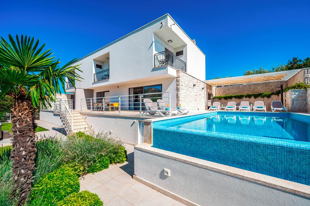 Villa High Life