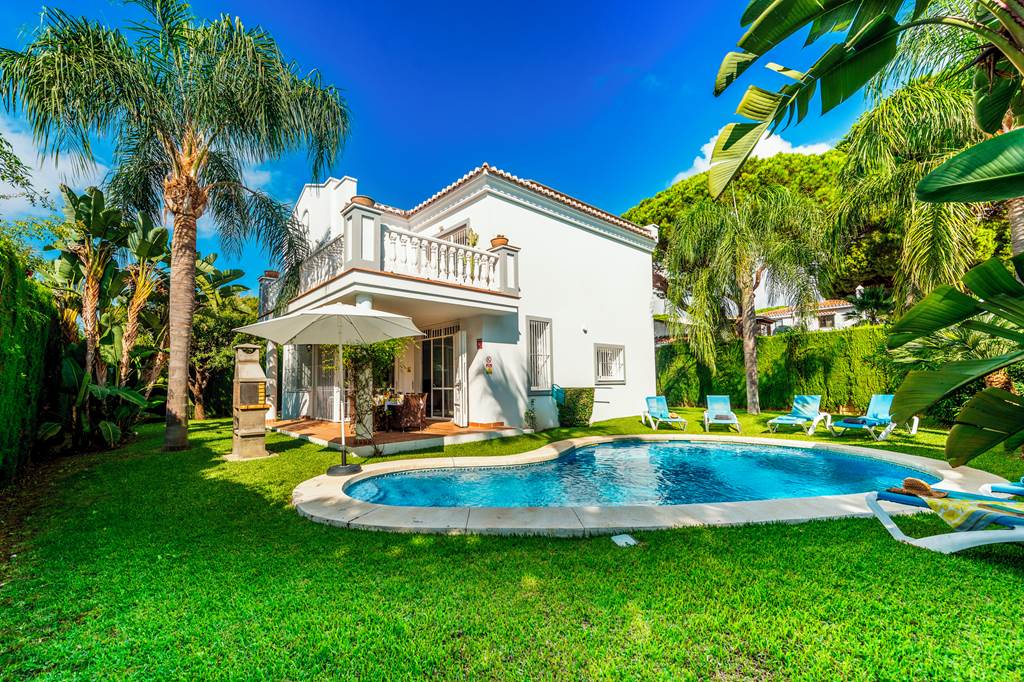 Villa Moongate