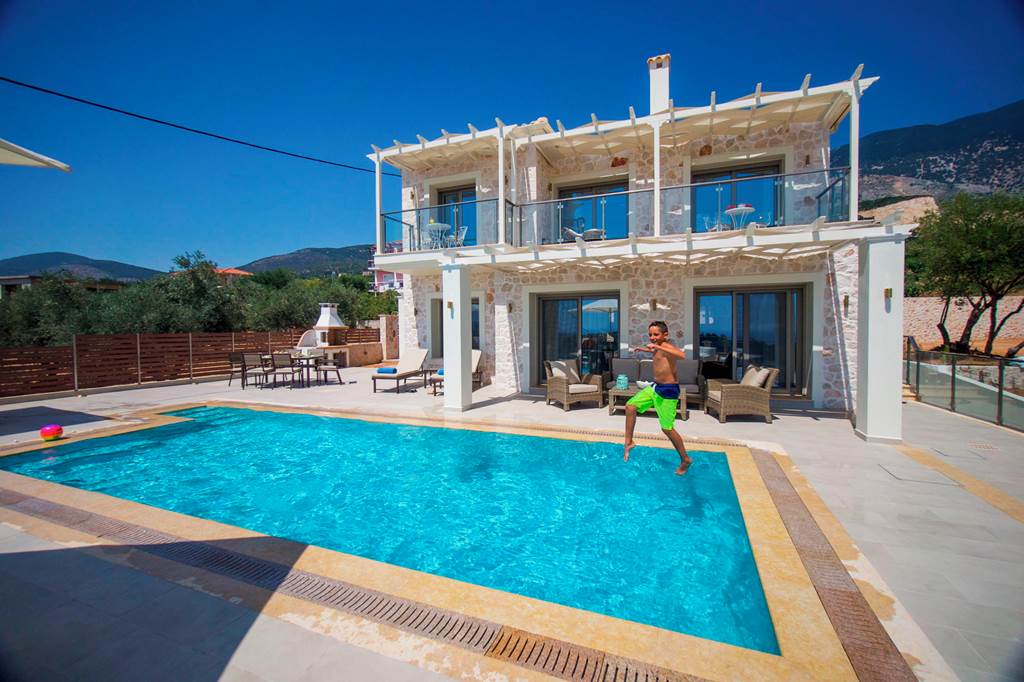 Villa Pangea Ion