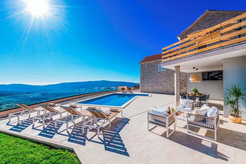 Villa Stone Chic