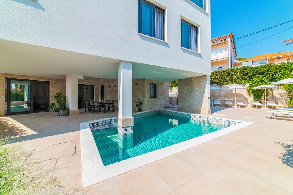 Villa Stone Tide