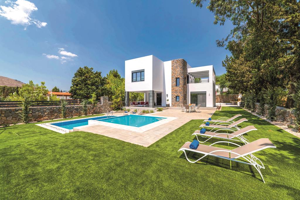 Villa Summer Light