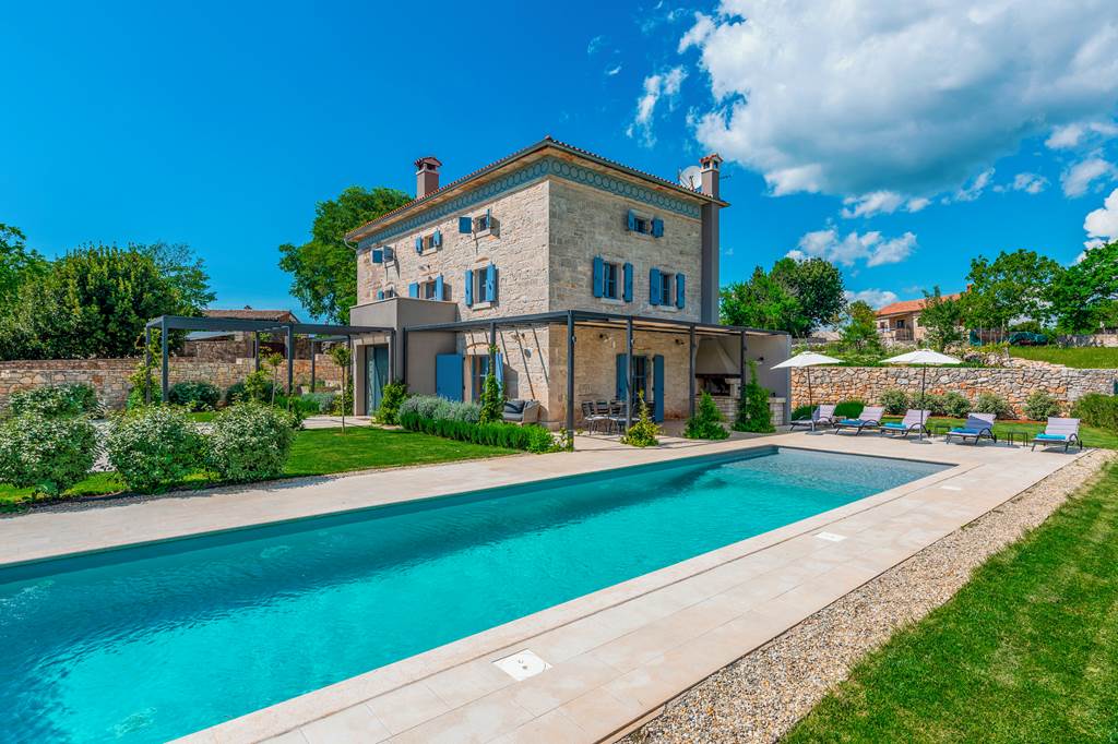 Villa White Heights