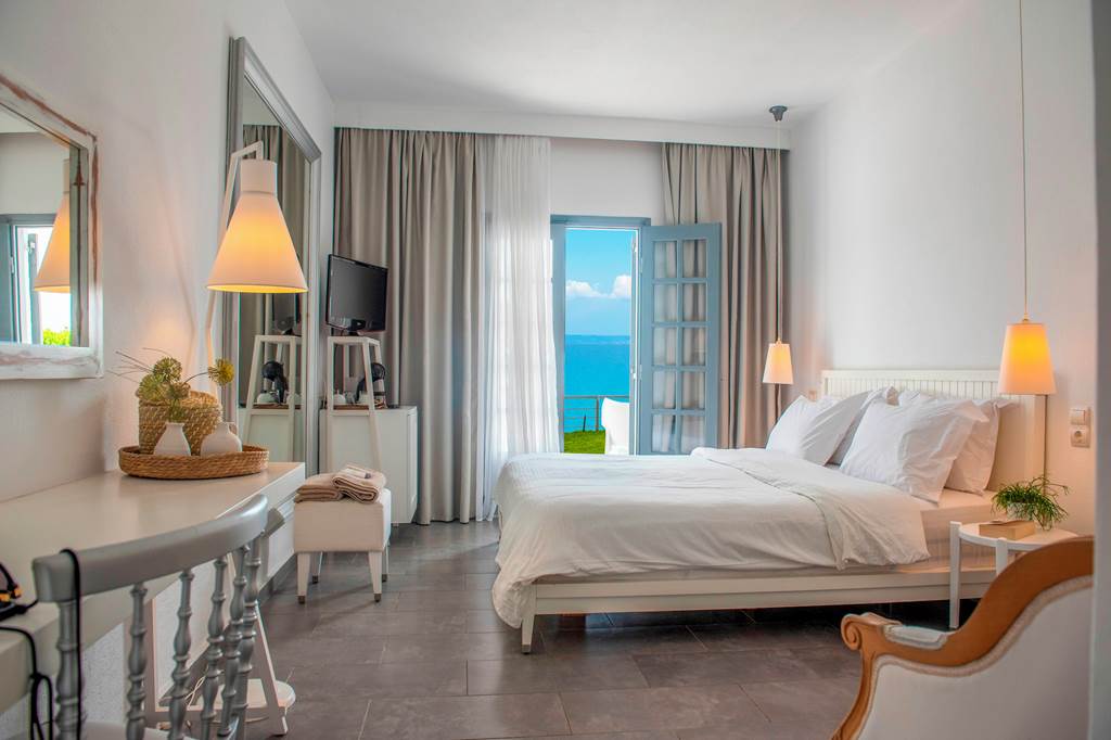 White Suites Resort